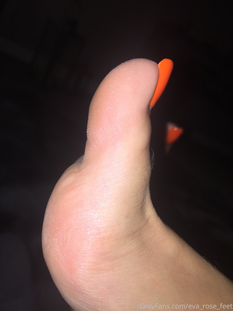 Photo by eva_rose_feet published on January 14,2024 20:35:58 - BestThots