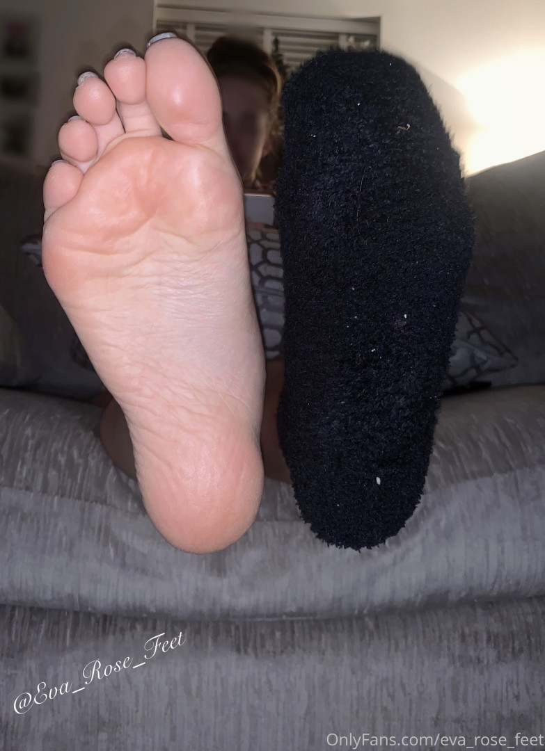 Photo by eva_rose_feet published on January 14,2024 20:36:19 - BestThots