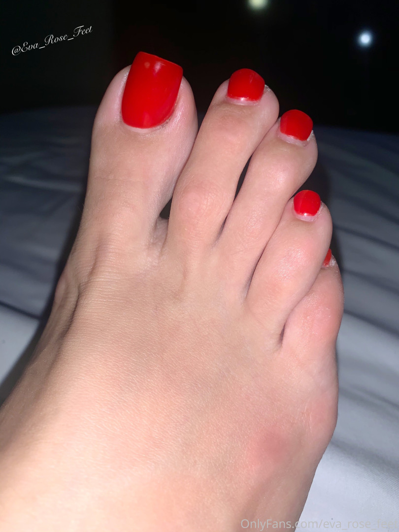 Photo by eva_rose_feet published on January 14,2024 20:36:24 - BestThots
