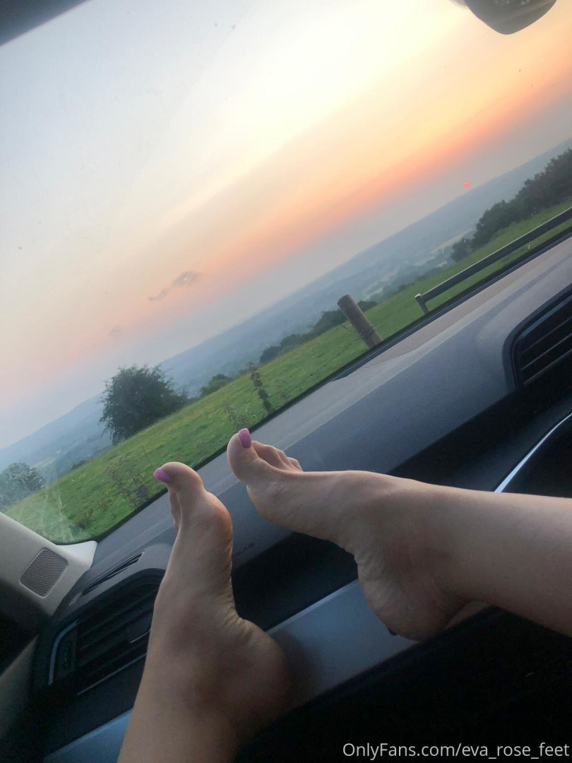 Photo by eva_rose_feet published on January 14,2024 20:36:37 - BestThots