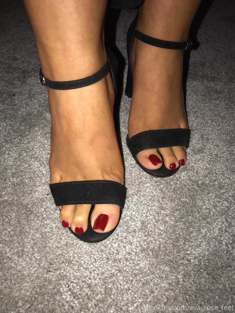 Photo by eva_rose_feet published on January 14,2024 20:37:57 - BestThots