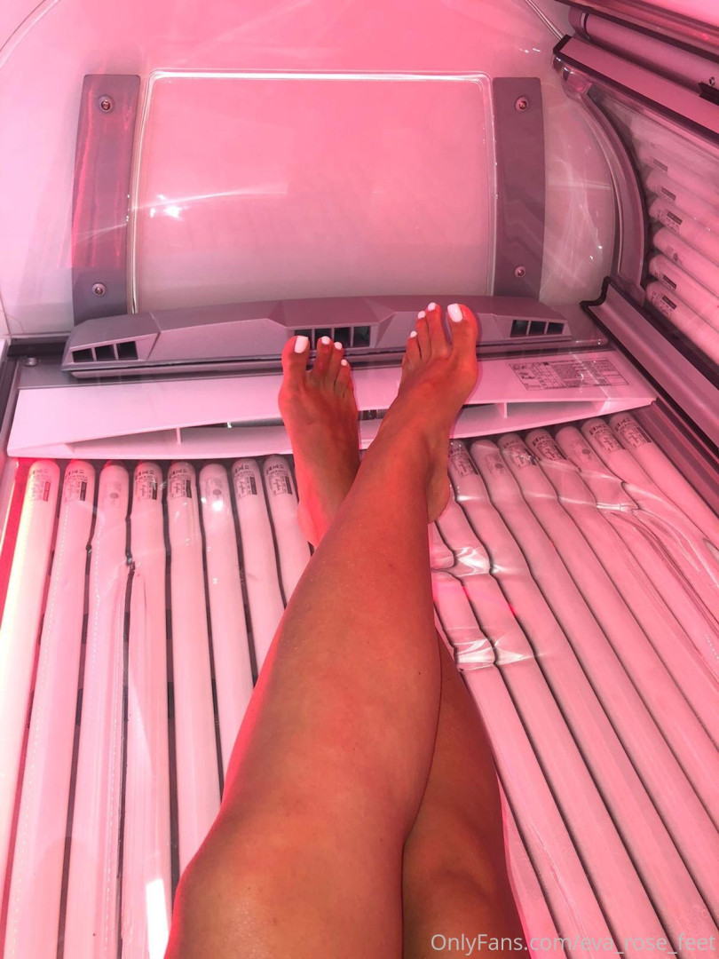 Photo by eva_rose_feet published on January 14,2024 20:38:03 - BestThots