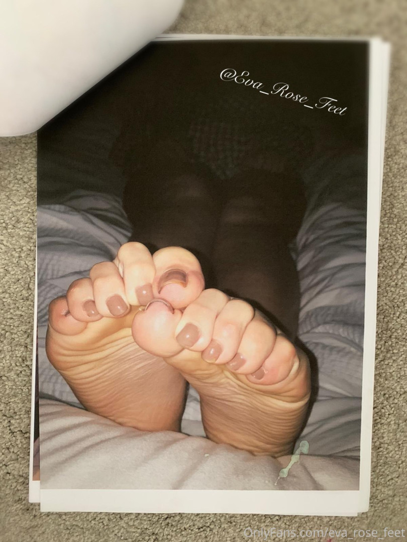 Photo by eva_rose_feet published on January 14,2024 20:38:23 - BestThots