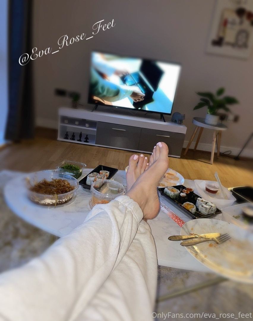 Photo by eva_rose_feet published on January 14,2024 20:39:18 - BestThots