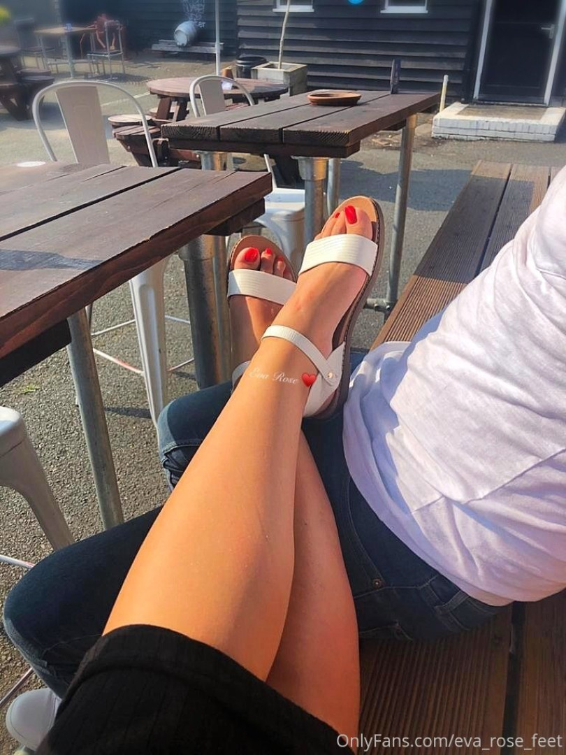 Photo by eva_rose_feet published on January 14,2024 20:39:28 - BestThots