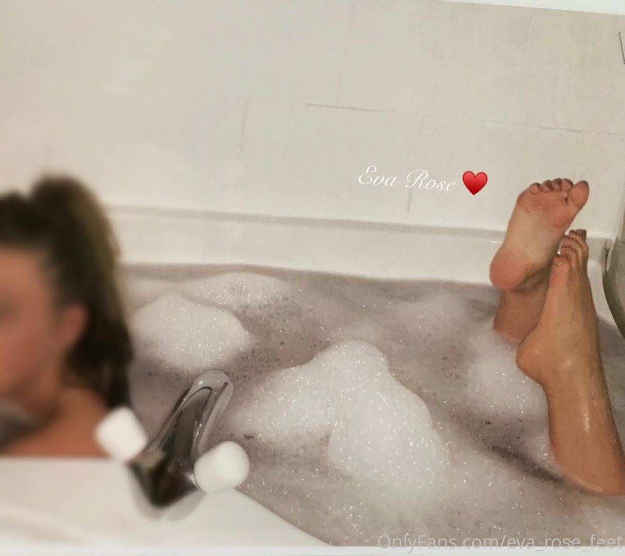Photo by eva_rose_feet published on January 14,2024 20:39:31 - BestThots