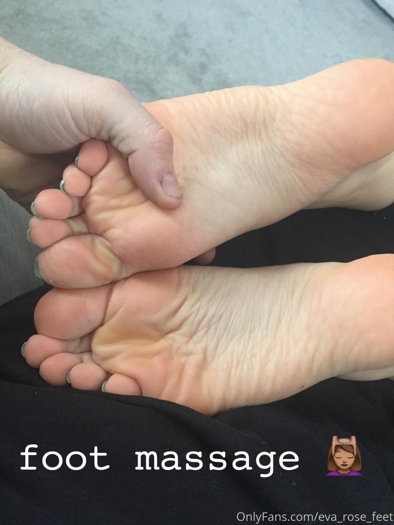 Photo by eva_rose_feet published on January 14,2024 20:39:32 - BestThots