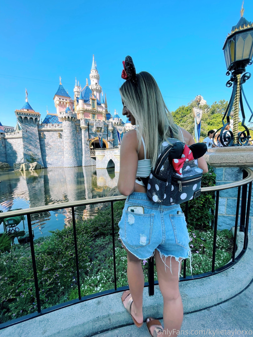 Photo by kylietaylorxo published on June 16,2023 19:55:25 - BestThots