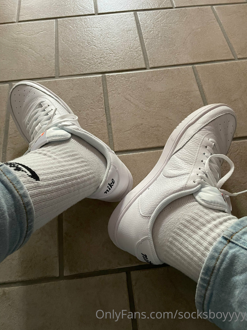 Photo by socksboyyyy published on May 17,2023 20:50:34 - BestThots