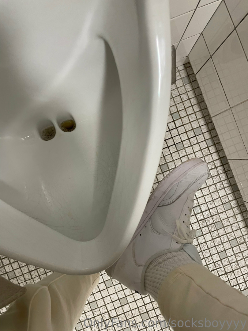 Photo by socksboyyyy published on May 17,2023 20:50:45 - BestThots