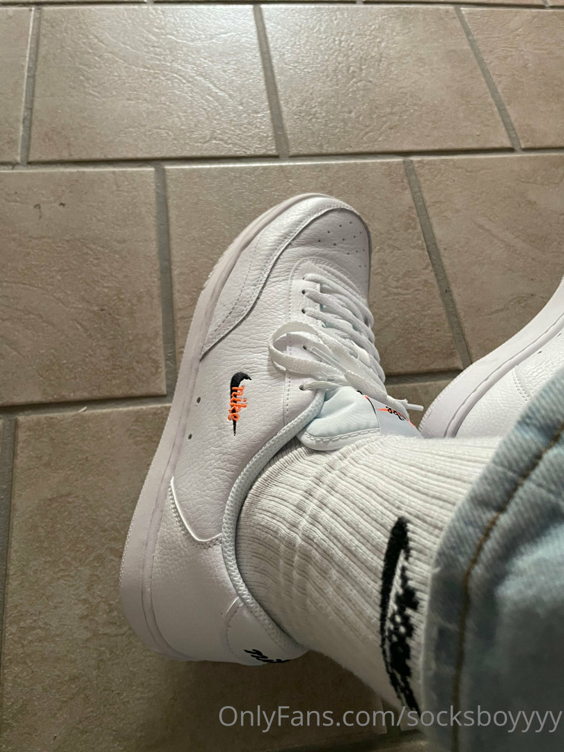 Photo by socksboyyyy published on May 17,2023 20:50:52 - BestThots