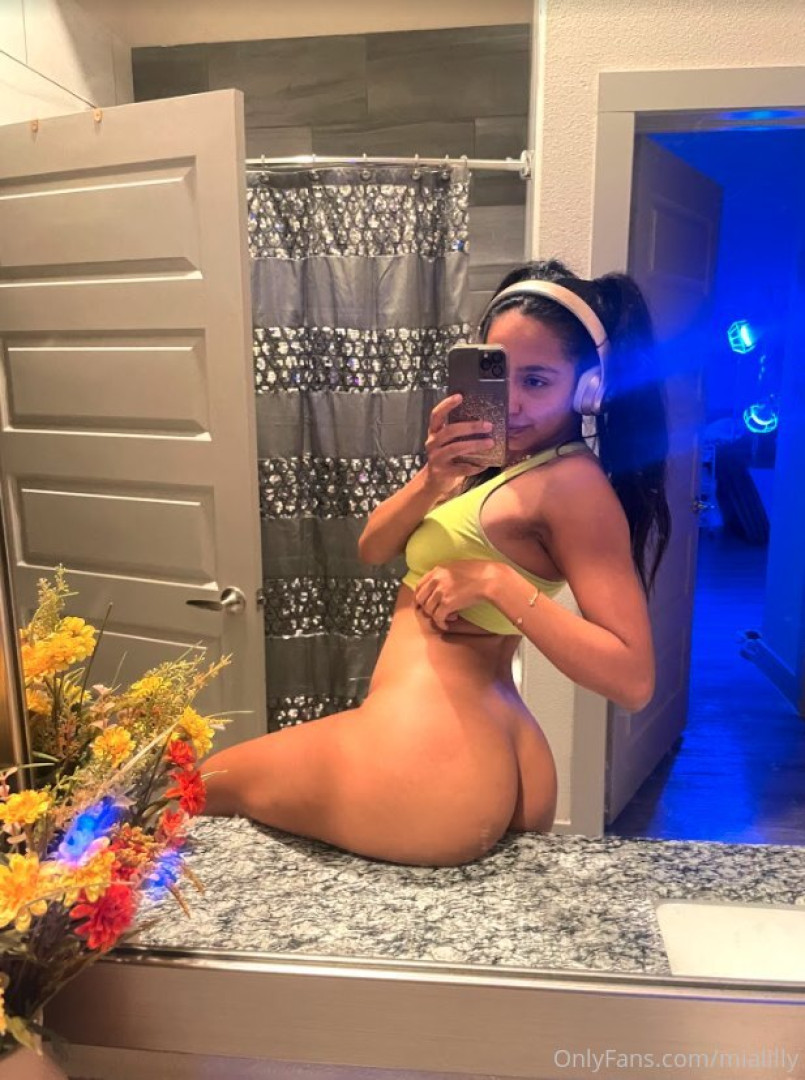 Photo by mialilly published on October 16,2023 02:51:34 - BestThots