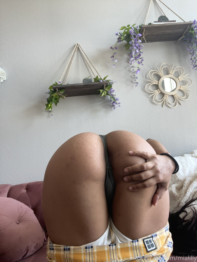 Photo by mialilly published on October 16,2023 02:52:22 - BestThots