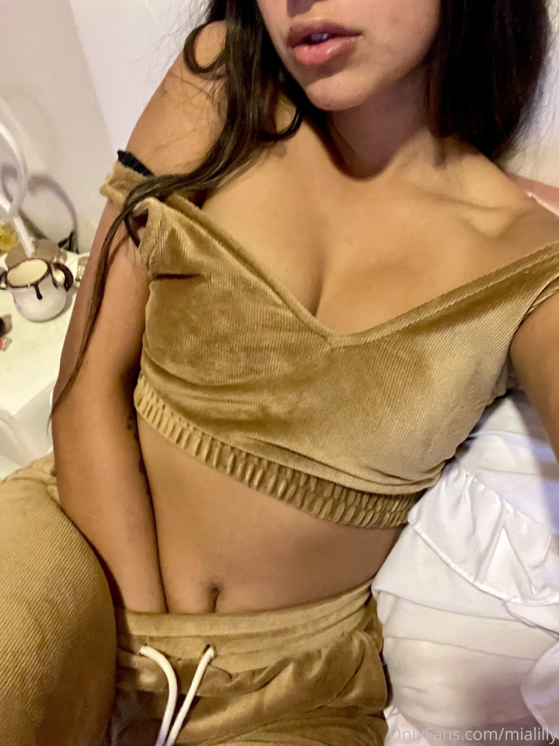 Photo by mialilly published on October 16,2023 03:14:09 - BestThots