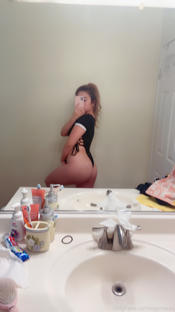 Photo by babiebeezz published on October 16,2023 07:51:15 - BestThots