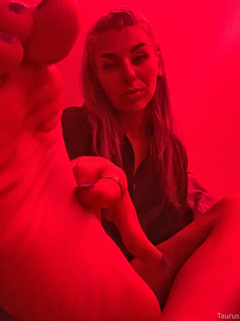 Photo by tastytaurustoes published on October 15,2023 18:55:38 - BestThots