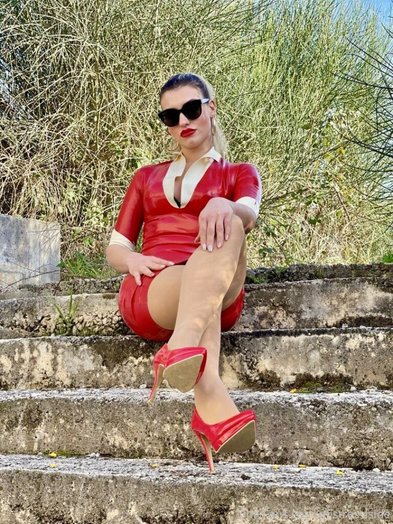 Photo by mistressiside published on June 7,2023 04:20:16 - BestThots