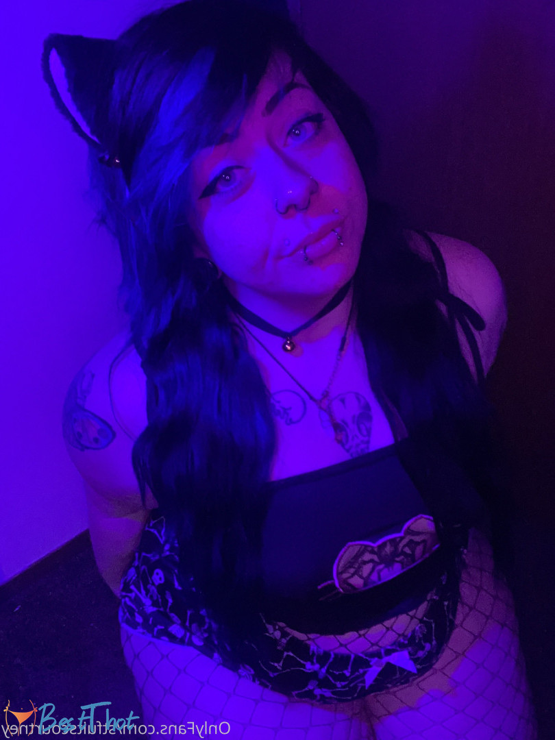 stfuitscourtney #9554294