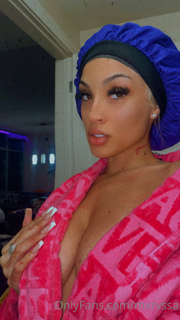 Photo by mxrvssa published on July 6,2023 16:07:41 - BestThots