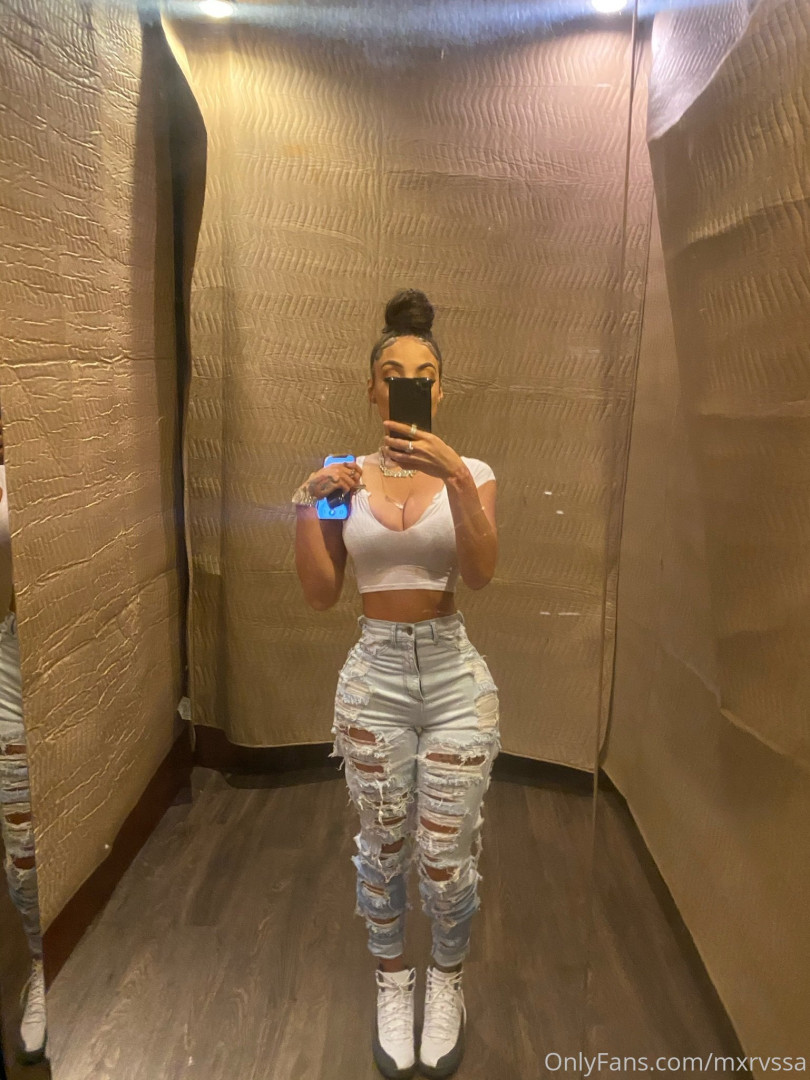 Photo by mxrvssa published on July 6,2023 16:19:23 - BestThots