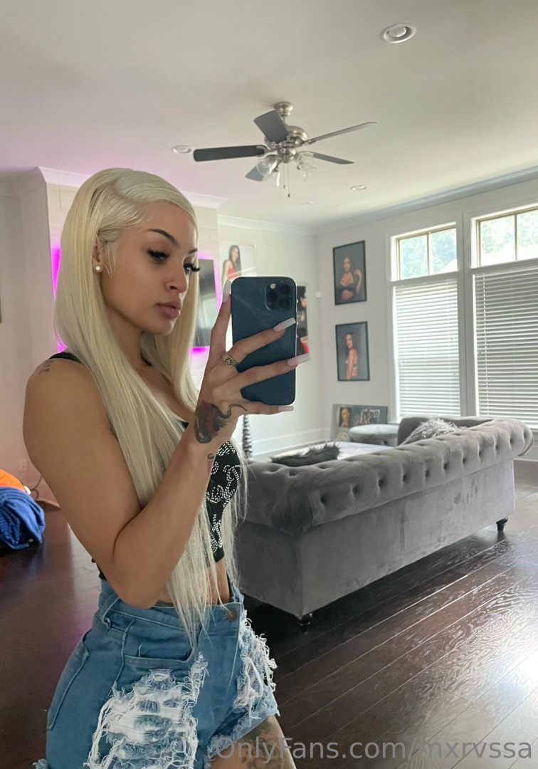 Photo by mxrvssa published on July 6,2023 16:22:32 - BestThots