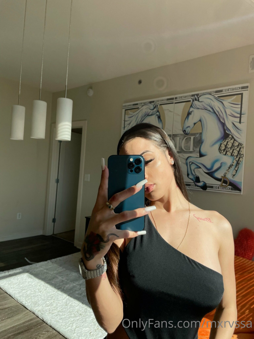Photo by mxrvssa published on July 6,2023 16:54:32 - BestThots