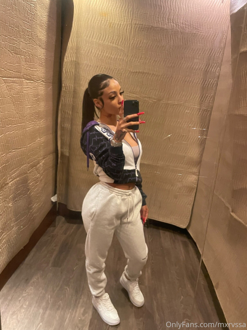 Photo by mxrvssa published on July 6,2023 16:54:52 - BestThots