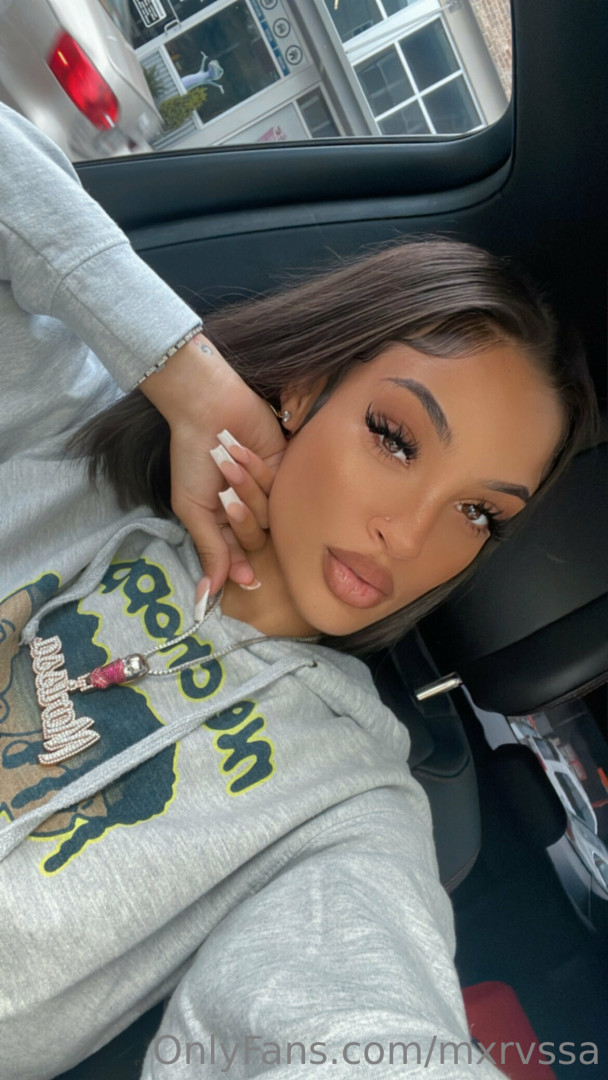 Photo by mxrvssa published on July 6,2023 17:04:14 - BestThots