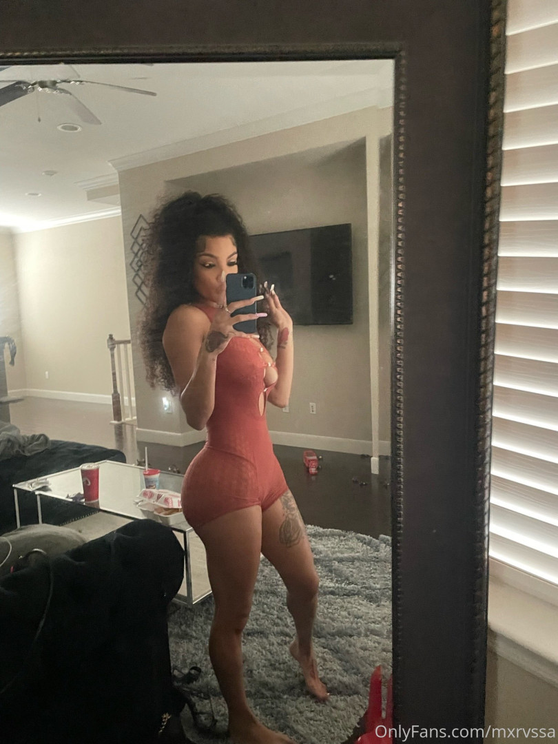 Photo by mxrvssa published on July 6,2023 17:04:19 - BestThots
