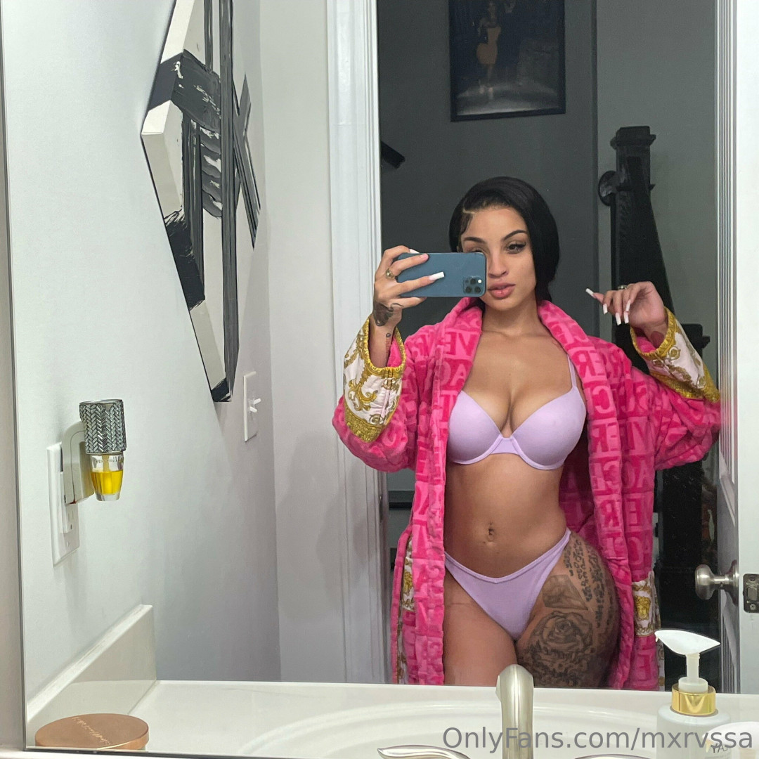 Photo by mxrvssa published on July 6,2023 17:05:32 - BestThots