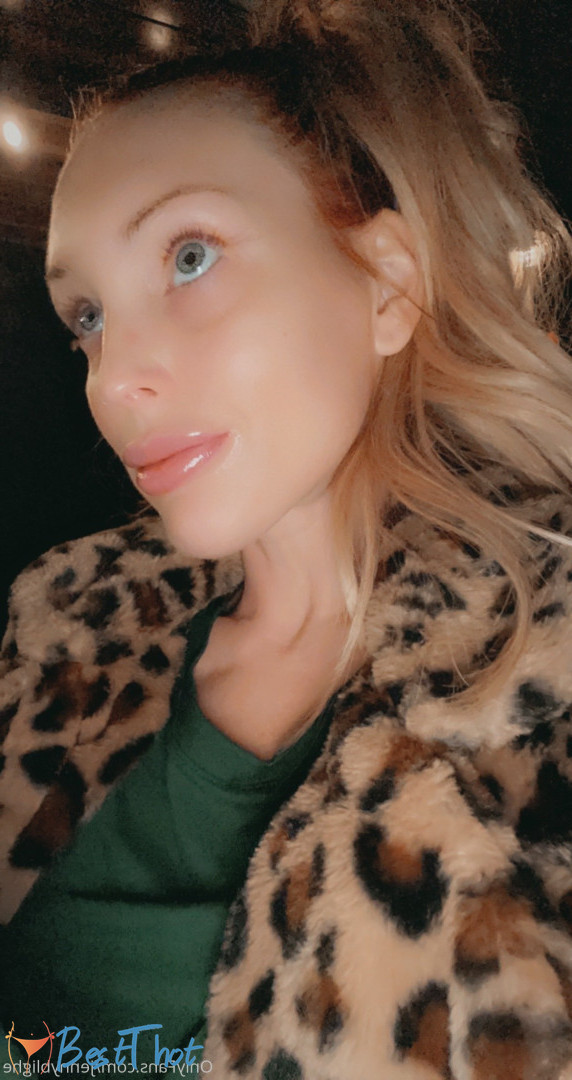 Photo by jennyblighe published on December 10,2024 17:21:40 - BestThots