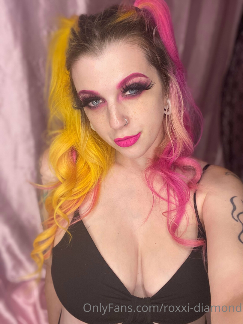 Photo by roxxi-diamond published on June 25,2023 12:39:03 - BestThots