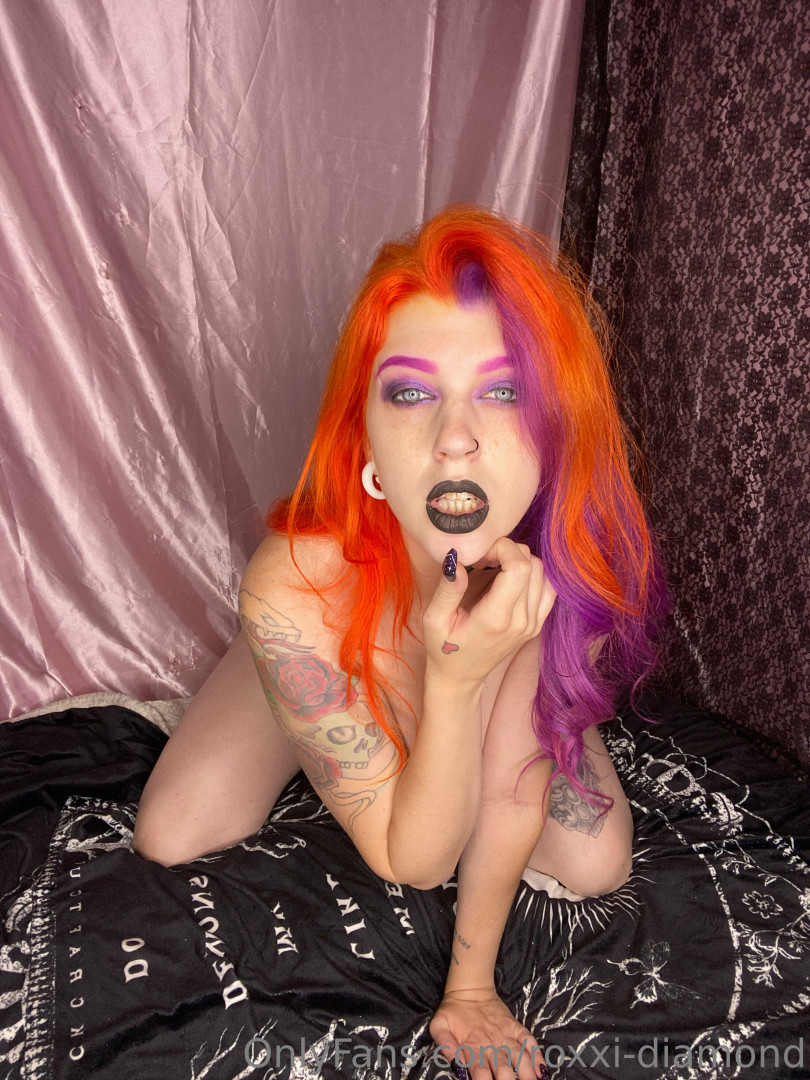 Photo by roxxi-diamond published on June 25,2023 12:39:56 - BestThots