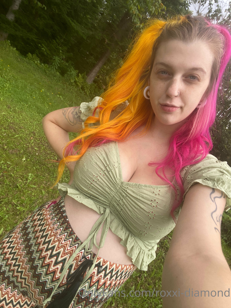 Photo by roxxi-diamond published on June 25,2023 12:42:59 - BestThots