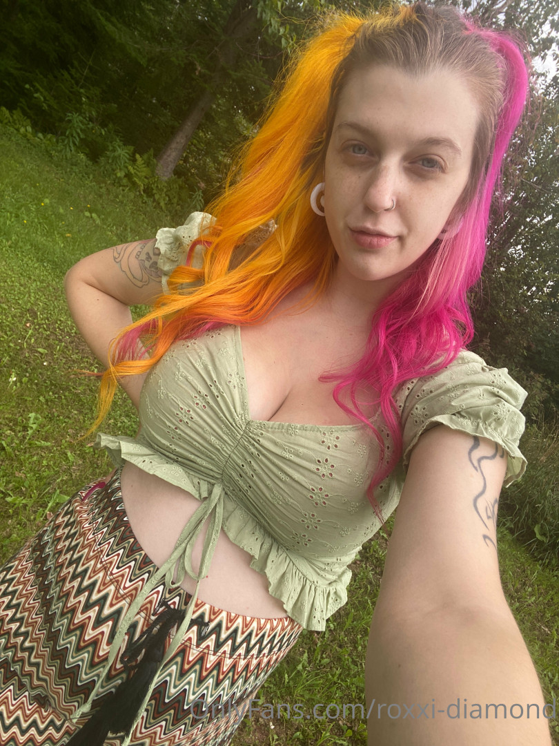 Photo by roxxi-diamond published on June 25,2023 12:43:10 - BestThots