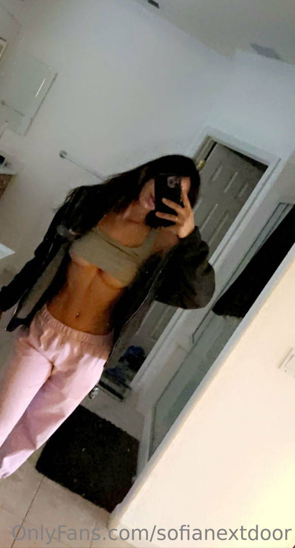 Photo by sofianextdoor published on May 17,2023 20:49:50 - BestThots