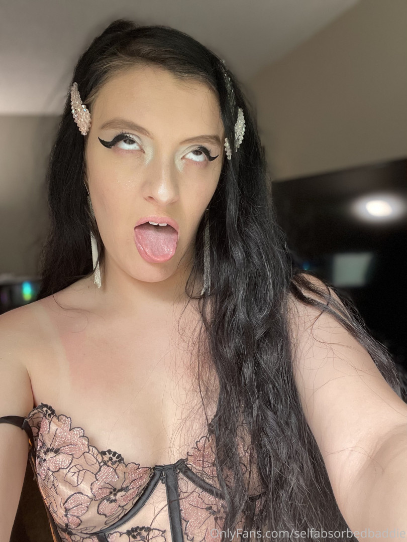 Photo by selfabsorbedbaddie published on October 12,2023 18:08:21 - BestThots