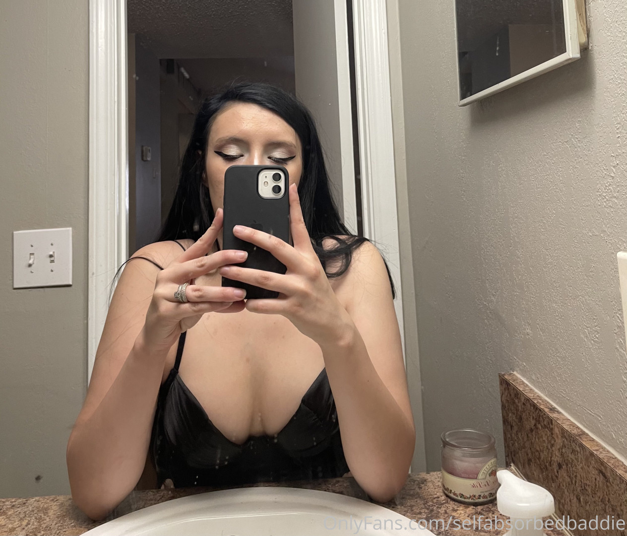 Photo by selfabsorbedbaddie published on October 12,2023 18:15:46 - BestThots