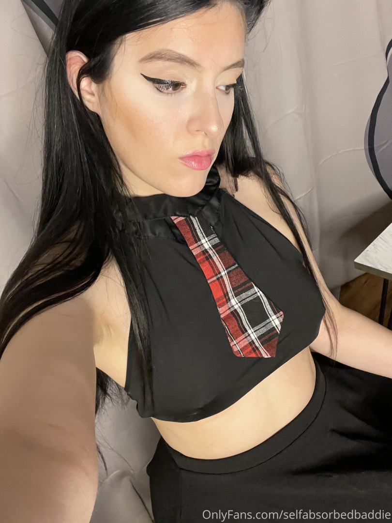 Photo by selfabsorbedbaddie published on October 12,2023 18:25:52 - BestThots