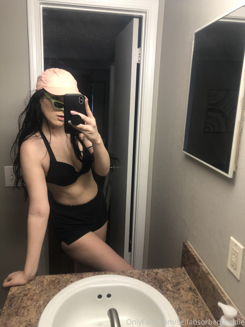 Photo by selfabsorbedbaddie published on October 12,2023 19:24:47 - BestThots