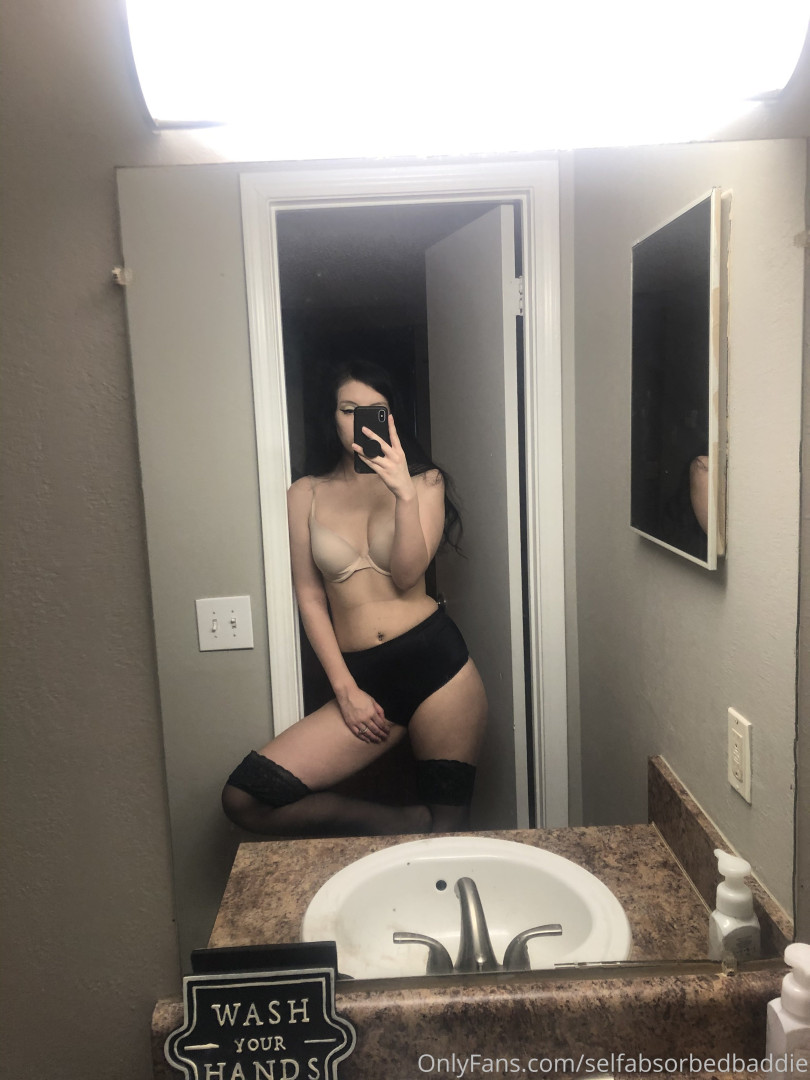 Photo by selfabsorbedbaddie published on October 12,2023 20:18:51 - BestThots