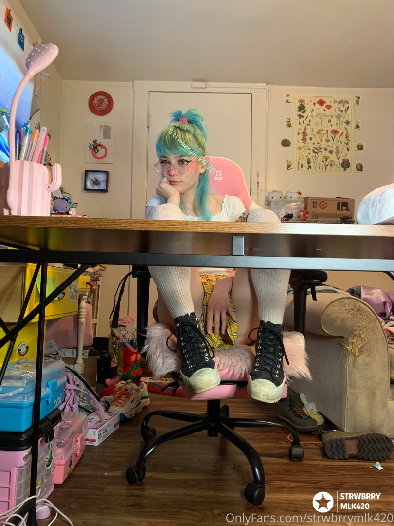 Photo by strwbrrymlk420 published on June 13,2023 11:13:36 - BestThots