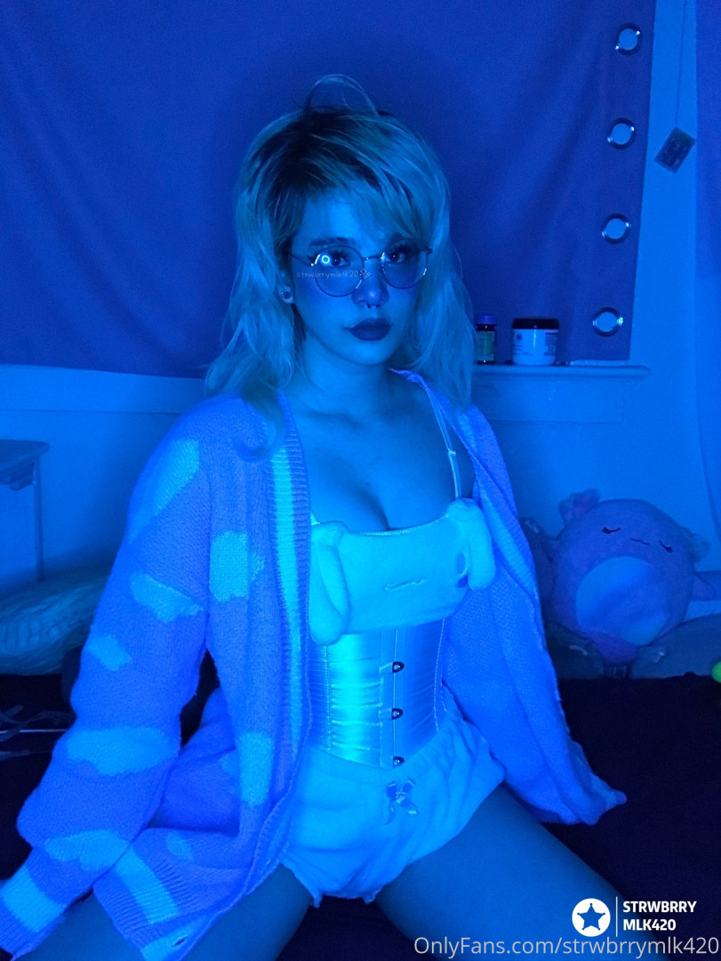 Photo by strwbrrymlk420 published on June 13,2023 11:18:47 - BestThots