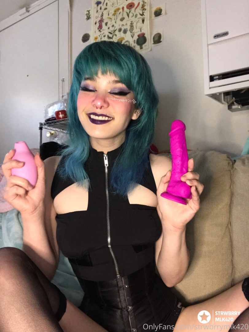Photo by strwbrrymlk420 published on June 13,2023 11:20:32 - BestThots