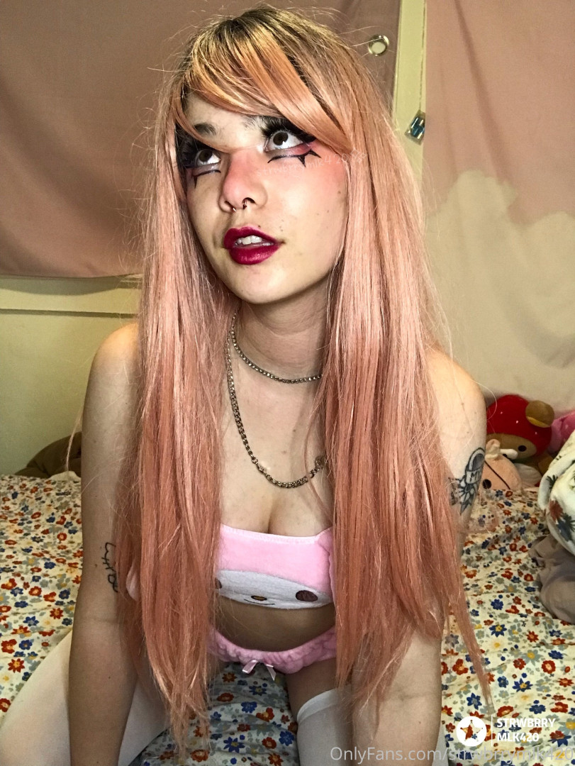 Photo by strwbrrymlk420 published on June 13,2023 11:22:00 - BestThots
