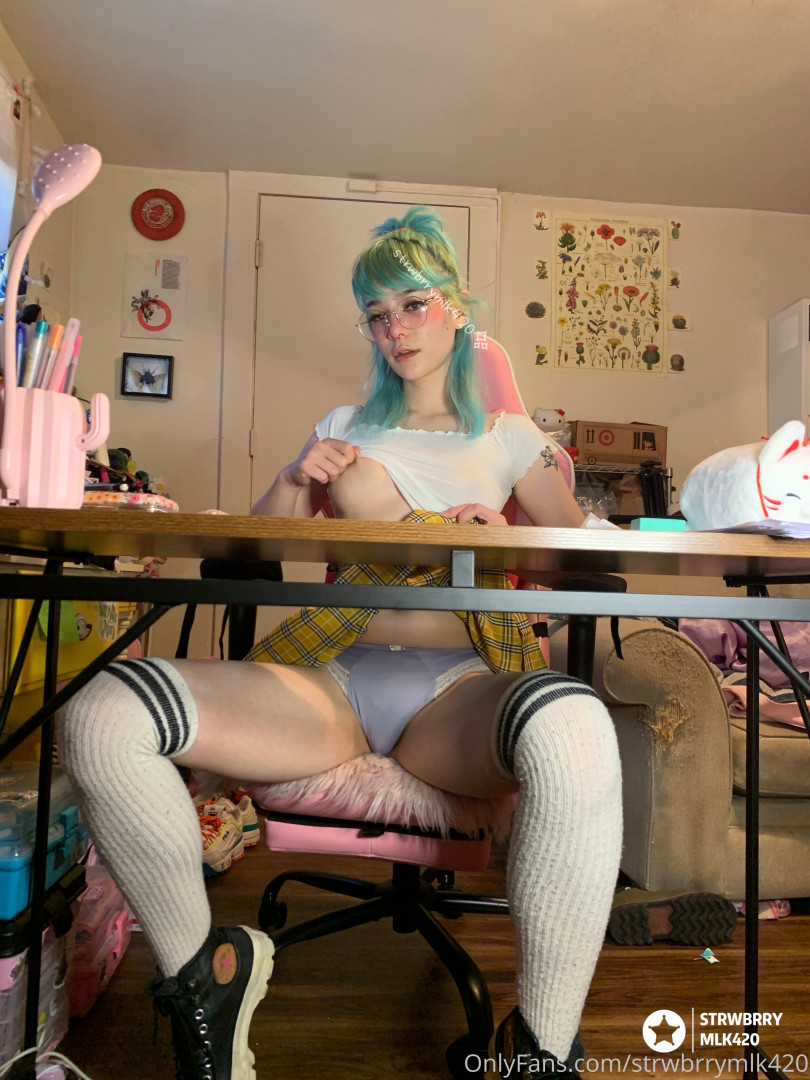 Photo by strwbrrymlk420 published on June 13,2023 11:24:52 - BestThots