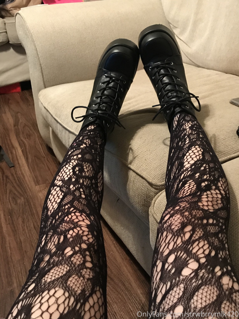 Photo by strwbrrymlk420 published on June 13,2023 11:27:29 - BestThots