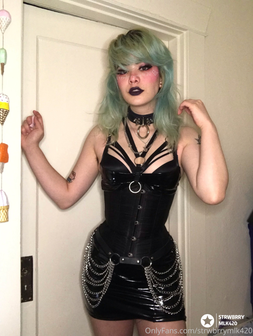 Photo by strwbrrymlk420 published on June 13,2023 11:29:24 - BestThots