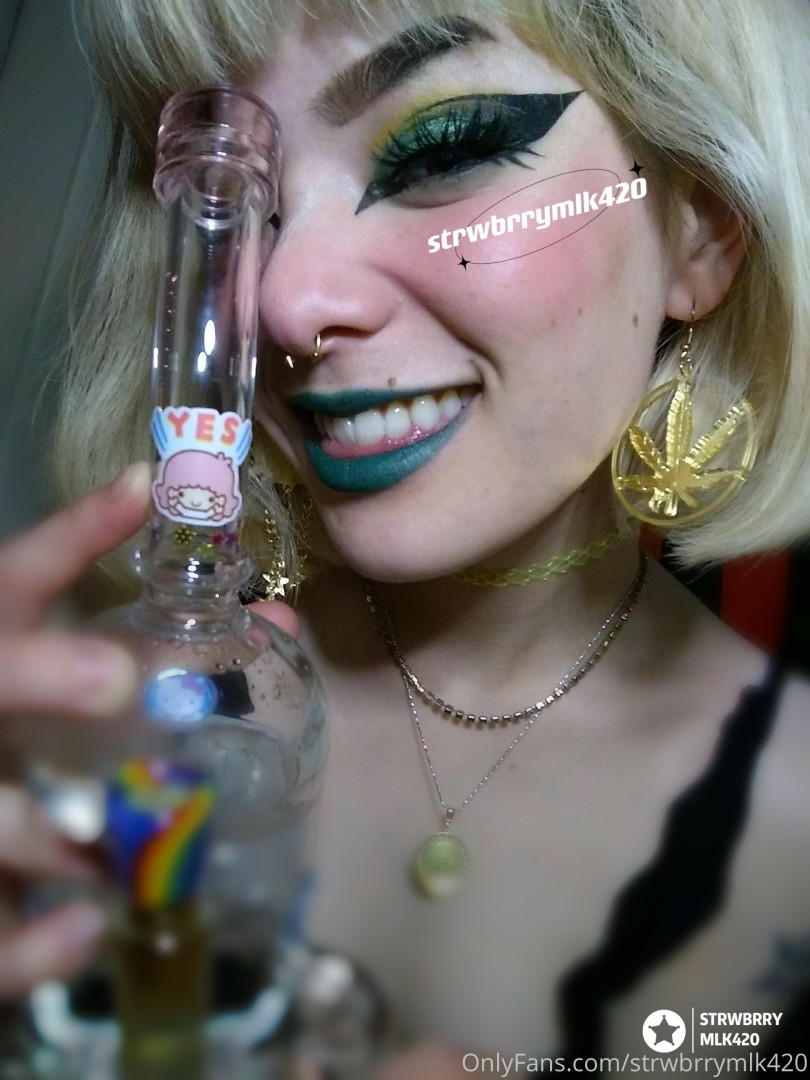 Photo by strwbrrymlk420 published on June 13,2023 11:31:35 - BestThots