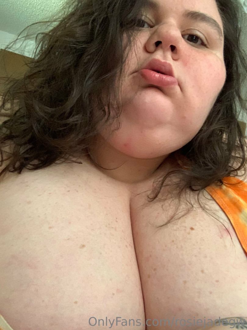 Photo by rosiejadegw published on May 18,2023 17:29:46 - BestThots